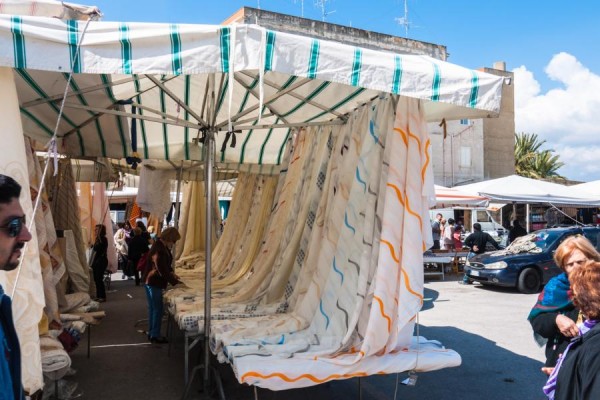 sizilien marktplatz - (c) r plock.jpg